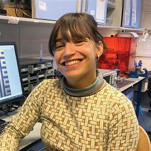 Headshot: Simone Eizagirre Barker, PhD candidate in Experimental Physics (graduate student), University of  Cambridge, Cavendish Laboratory/Department of Physics