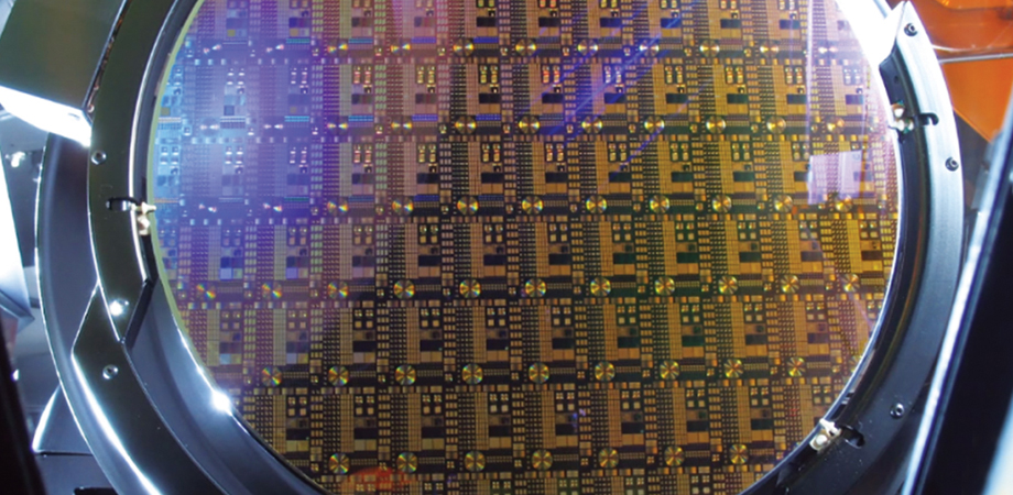 Near infrared metalenses on a wafer from Metalenz